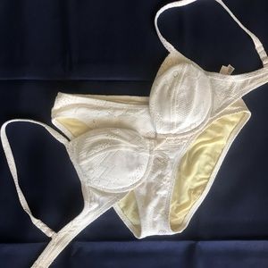 🌺HP🌺Vintage VIctoria’s Secret Laser Cut